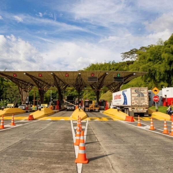 Gobierno rechaza nueva concesión para Autopistas del Café y anuncia tarifas diferenciales en peajes