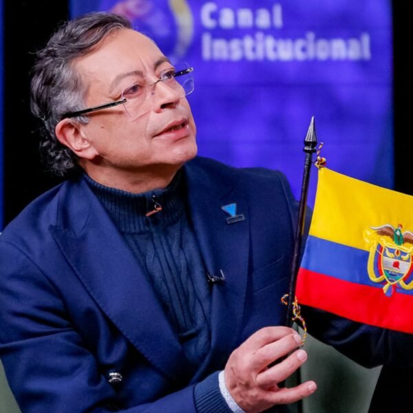 Petro aclara posibilidad de renunciar a la Presidencia para apoyar a Cepeda