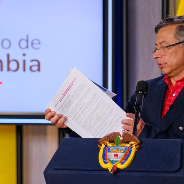 Petro presentó pruebas de un presunto fraude electoral en la primera vuelta